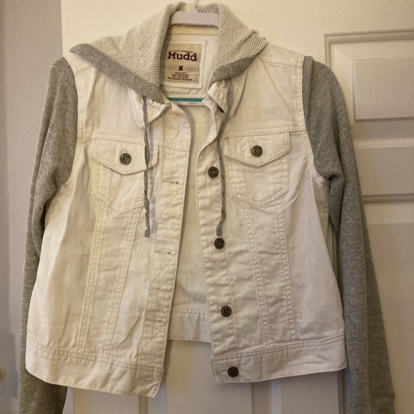 BNWT WHITE DENIM HOODED JACKET SIZE MEDIUM - Picture 1 of 4